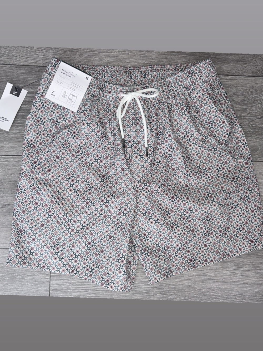 Goodfellow & Co Men’s Size M Swim Trunks  Geometric Lined 7” Inseam New w Tags!